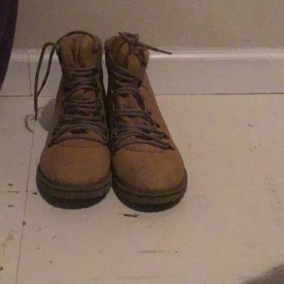 Timbs - Picture 1 of 4